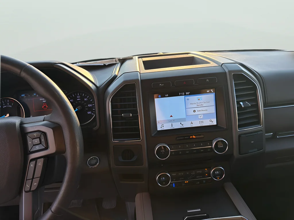 Used 2018 Blue Ford XLT image 29
