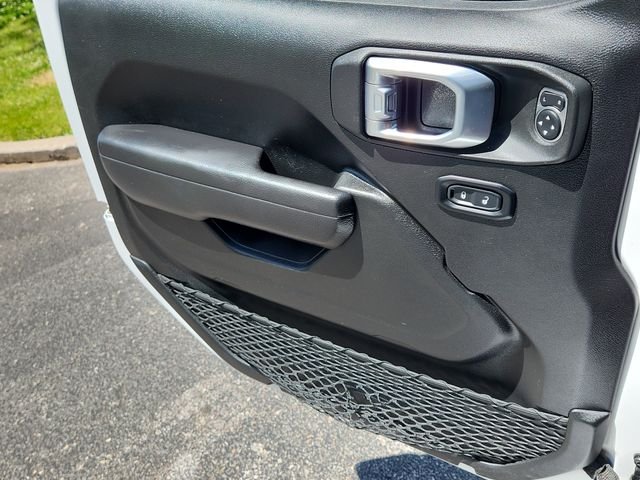 Used 2022 White Jeep Sport image 7