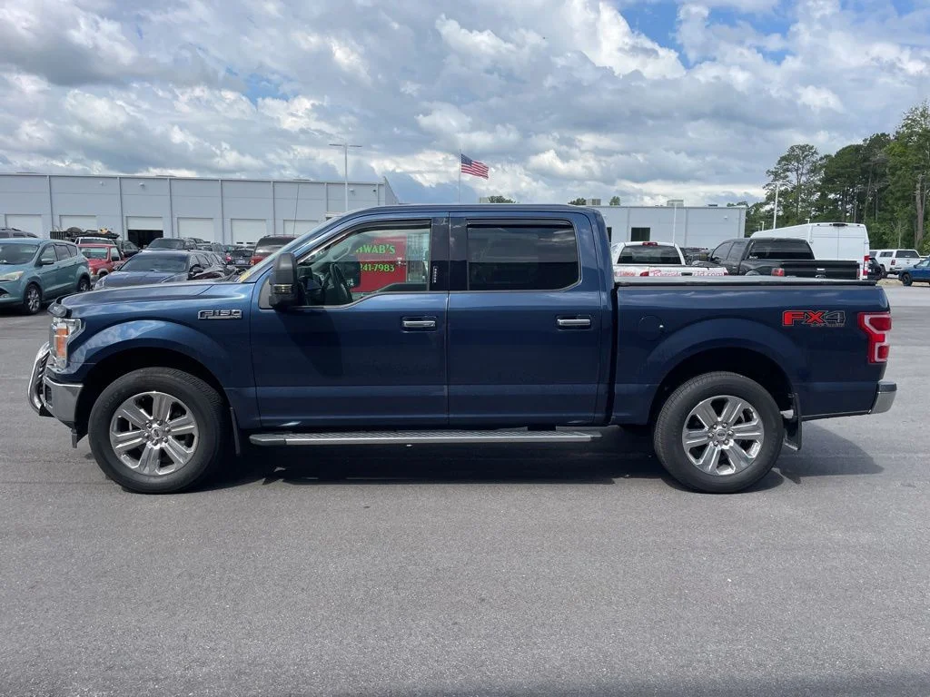 Used 2018 Blue Ford XLT image 2