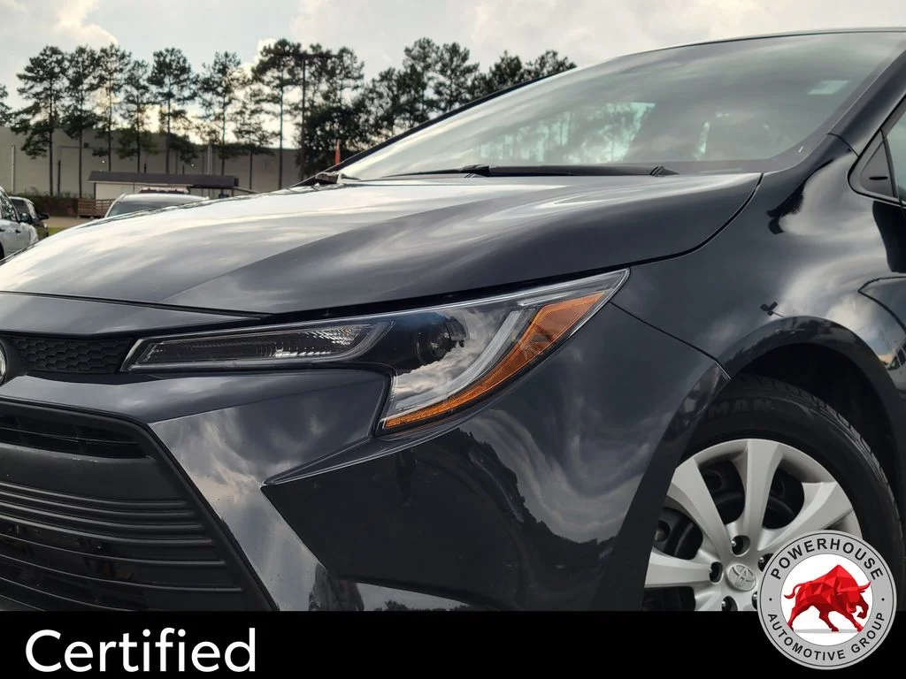Used 2024  Toyota LE image 10