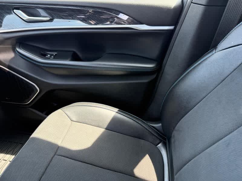 Used 2023 Baltic Gray Metallic Clearcoat Jeep Trailhawk image 22