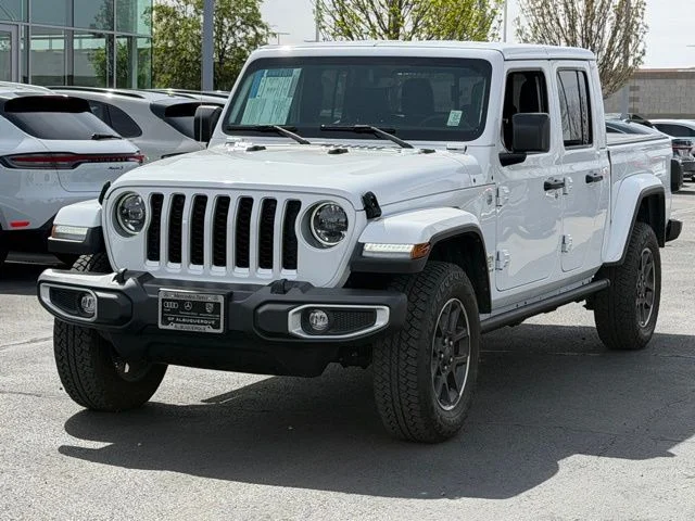 2023 Jeep Gladiator Overland's photo
