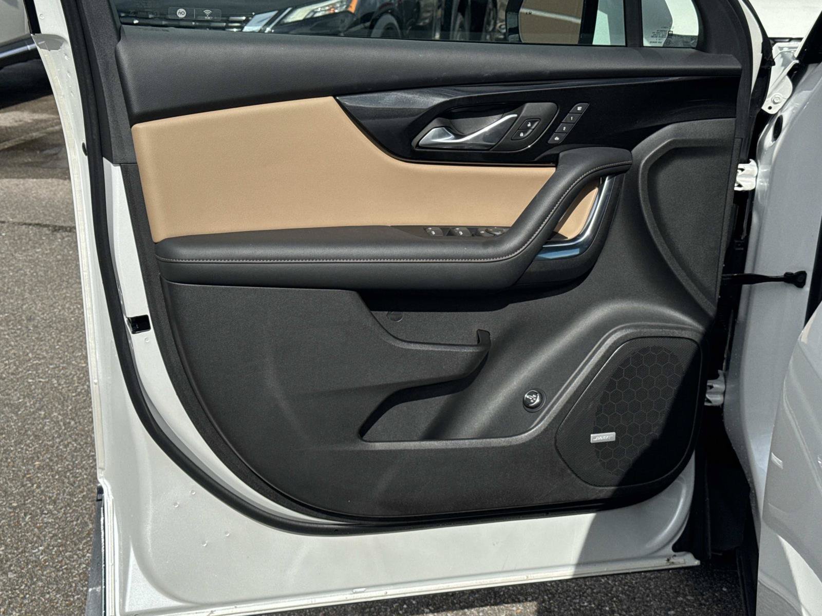 Used 2023 Beige Chevrolet Premier image 21