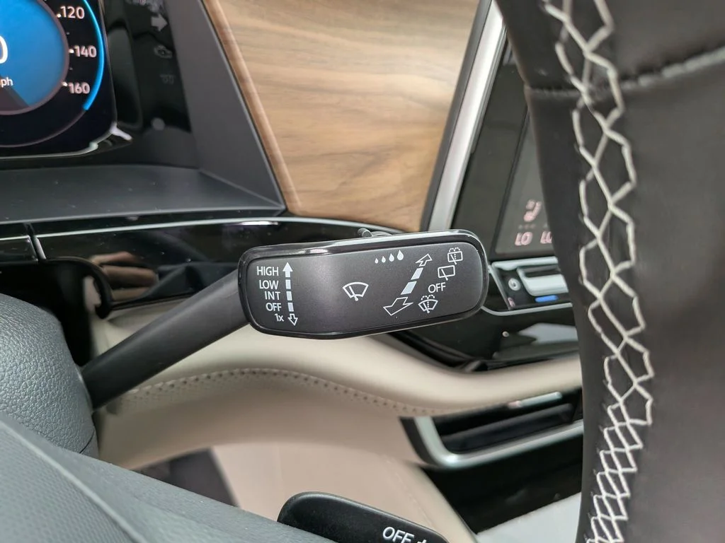 New 2026 Black Volkswagen 2.0T SE w/Technology image 27