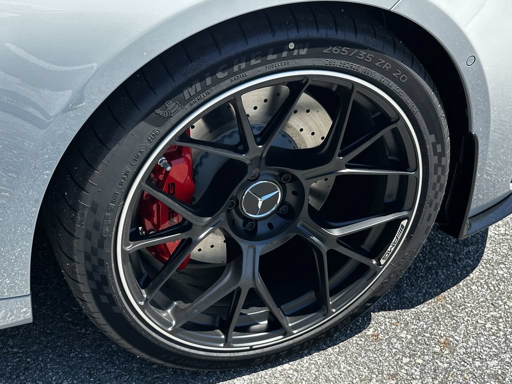 New 2027 MANUFAKTUR Alpine Grey Mercedes-Benz AMG® CLE 53 image 47