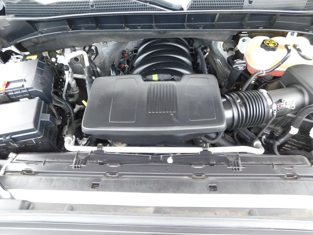 Used 2023 White GMC SLT image 41
