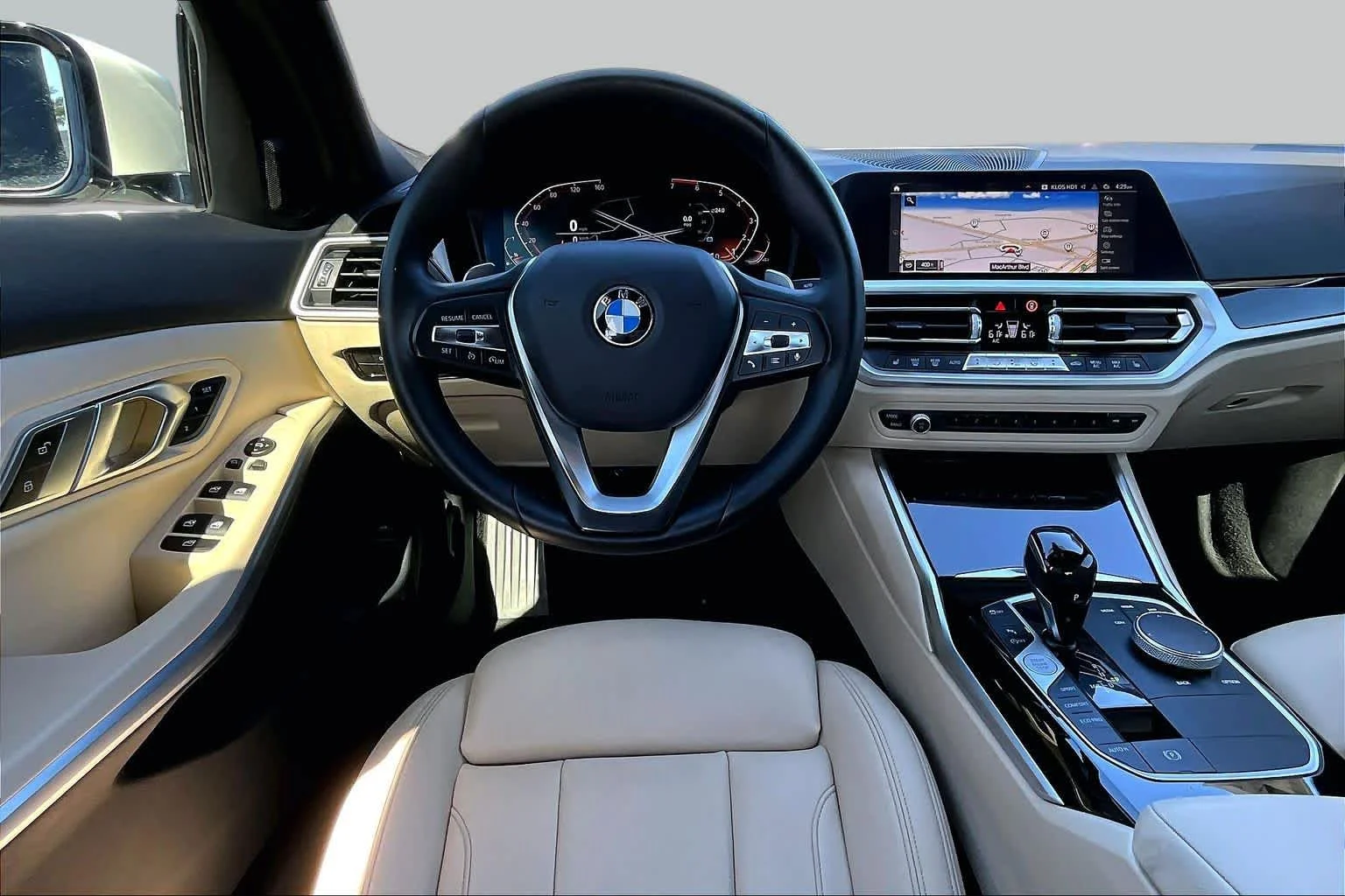 Used 2019 Alpine White BMW 330i image 5