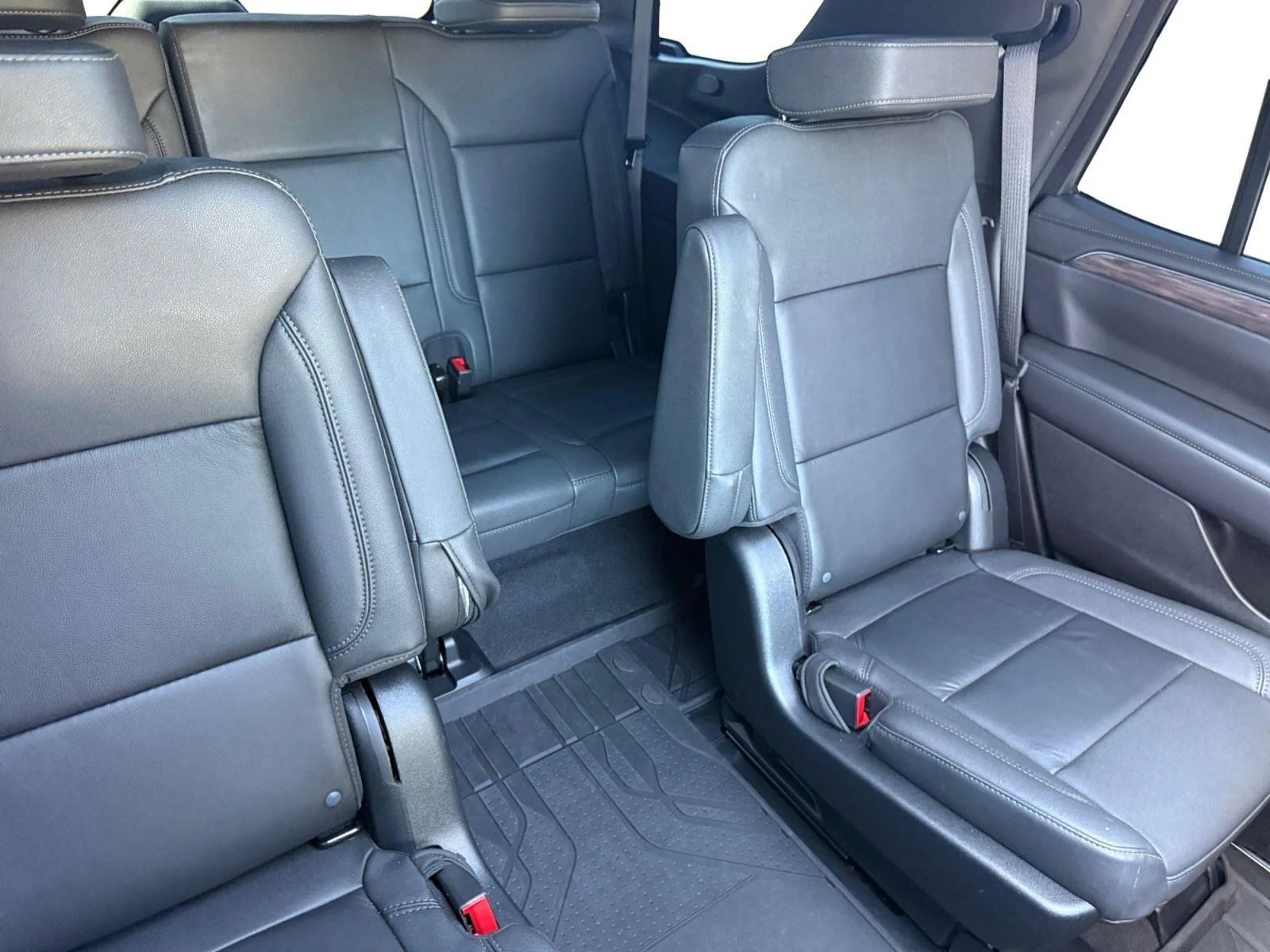 Used 2023 Summit White Chevrolet Z71 image 17