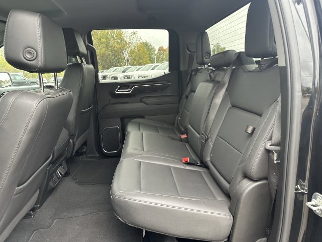 Used 2025 Black GMC SLT image 32