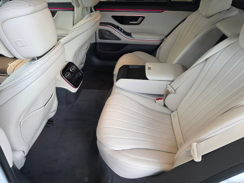 New 2027 MANUFAKTUR Moonlight White Metallic Mercedes-Benz S 500 image 28