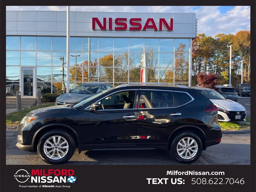 Certified Used 2018  Nissan SV image 2