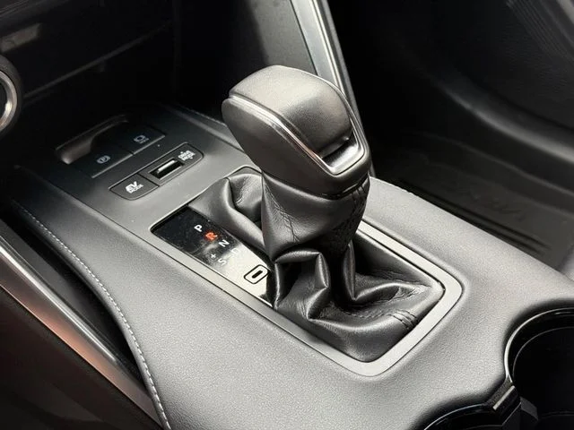 2023 Toyota Venza LE - Photo 43
