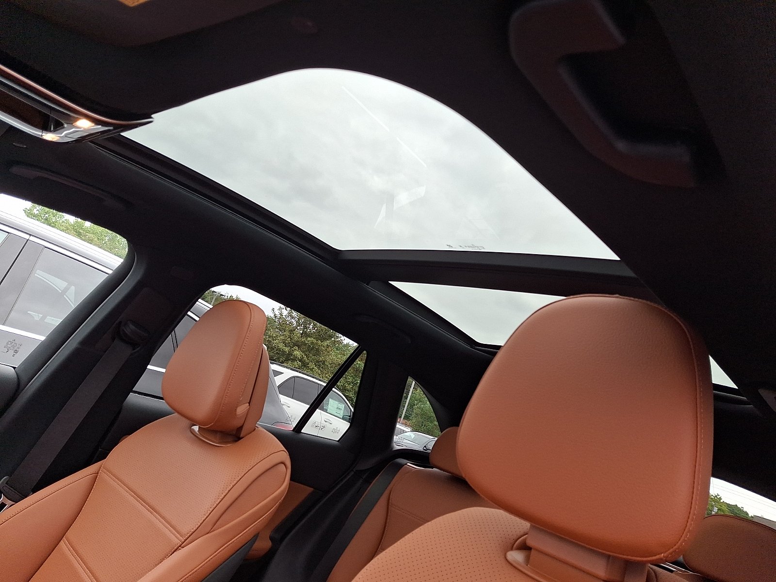 New 2027 Polar White Mercedes-Benz GLC 300 image 9