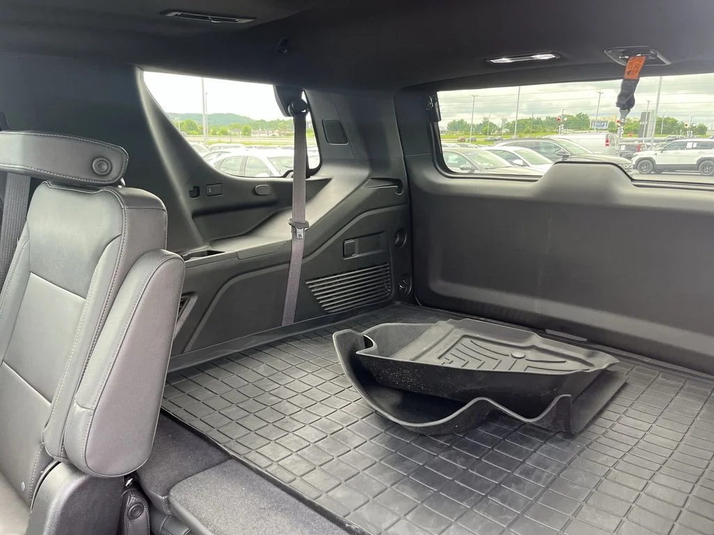 Used 2023 Gray Chevrolet Z71 image 30