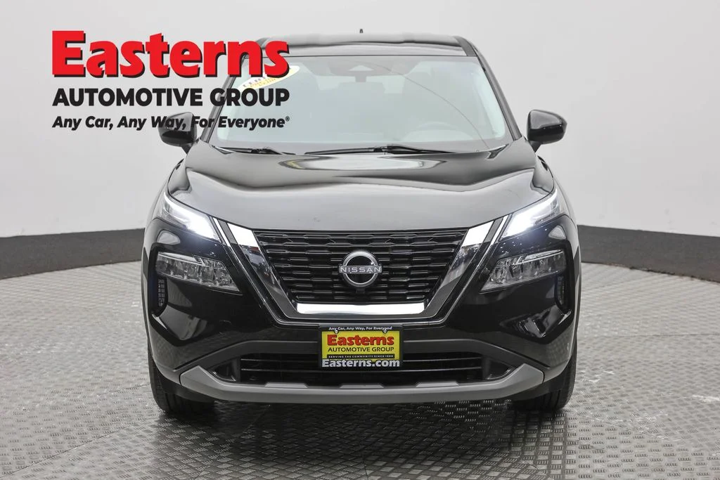 Used 2023 Black Nissan SV image 2