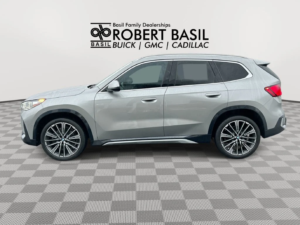 Used 2023 Silver BMW xDrive28i image 5