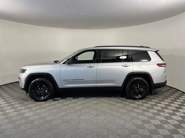Used 2026 Silver Jeep Altitude image 4