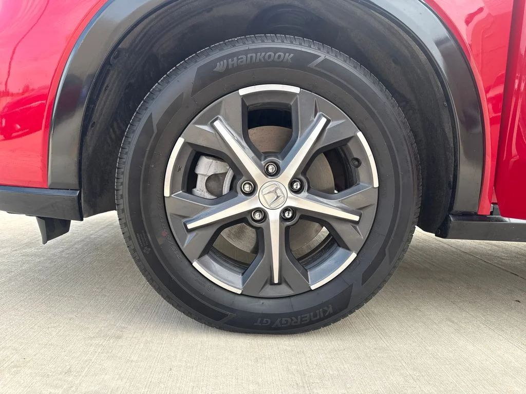 Certified Used 2023 Red Honda EX-L image 28