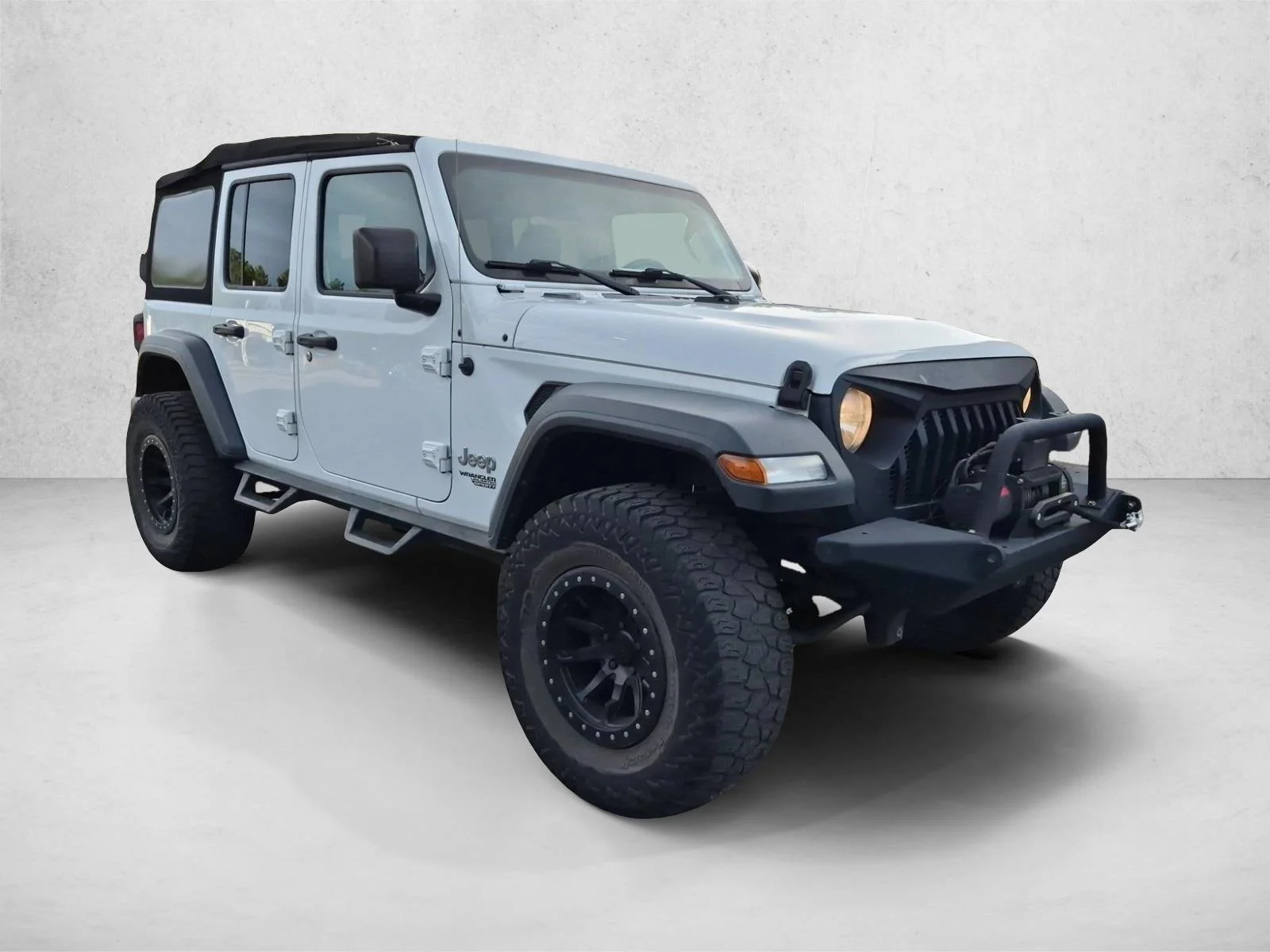Used 2018 Bright White Clearcoat Jeep Sport S image 3