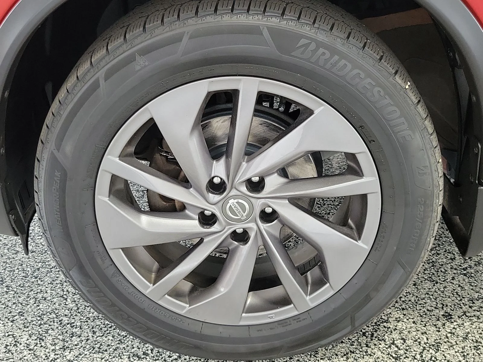 Used 2016 Red Nissan SL image 5
