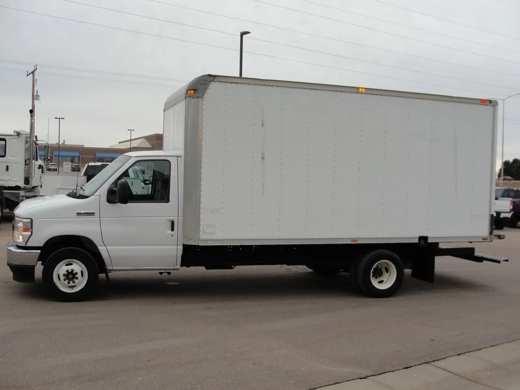 2023 Ford E-Series Cutaway Base - Photo 2