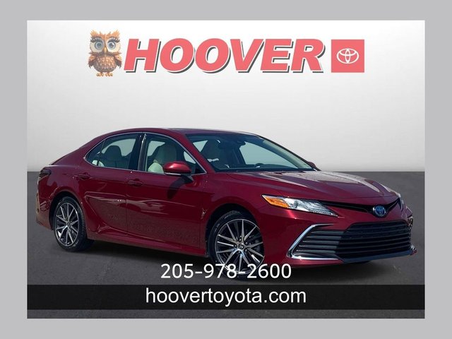 2022 Toyota Camry Hybrid XLE