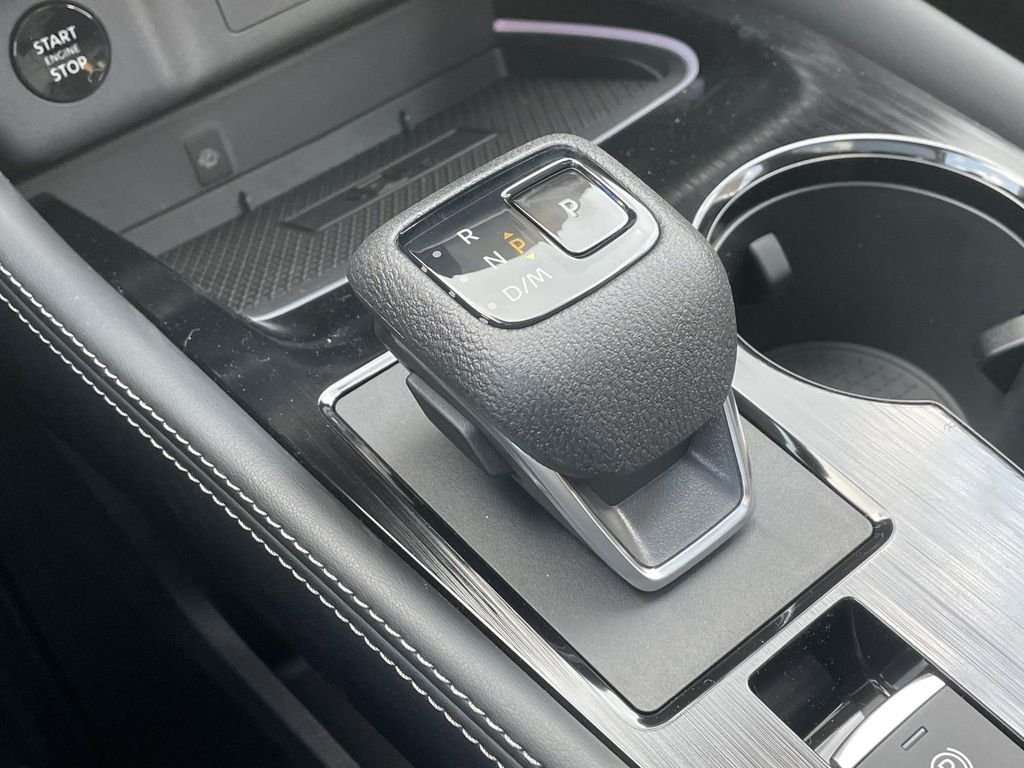 New 2026 Boulder Gray Pearl / Super Black Two-tone Nissan Platinum image 30