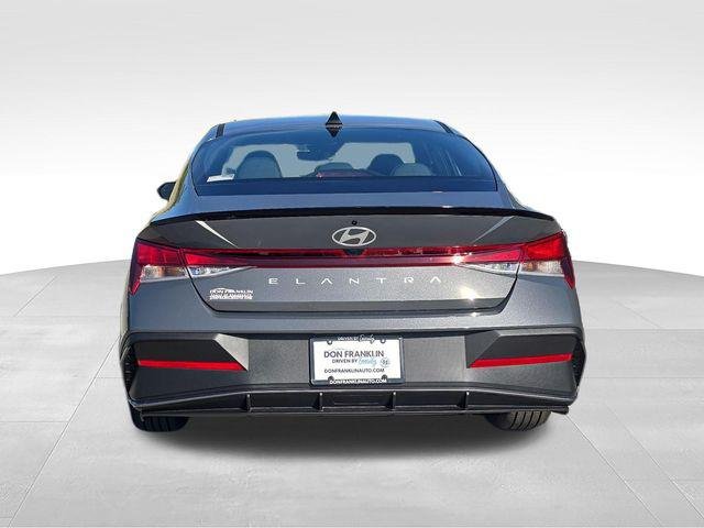 New 2026 Gray Hyundai SEL Sport Plus image 4