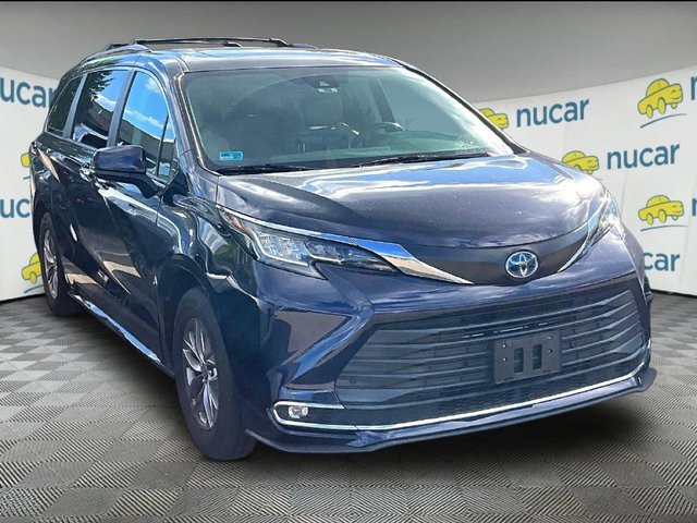 2022 Toyota Sienna XLE