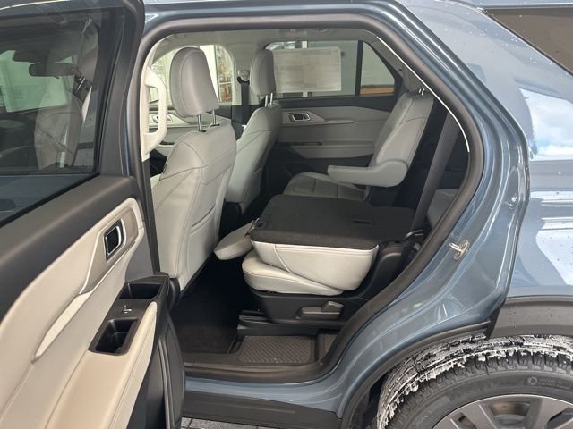 New 2026 Vapor Blue Metallic Ford Active image 43