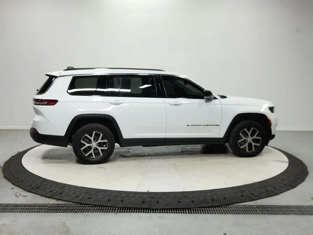 Used 2023 White Jeep Limited image 9