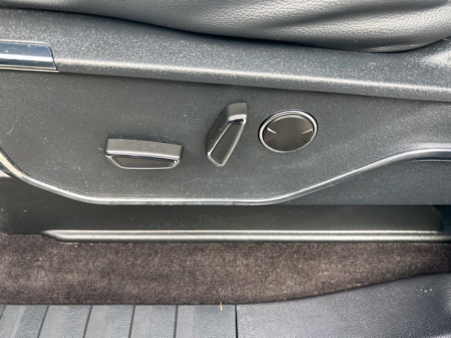 Used 2022 Gray Ford Lariat image 22