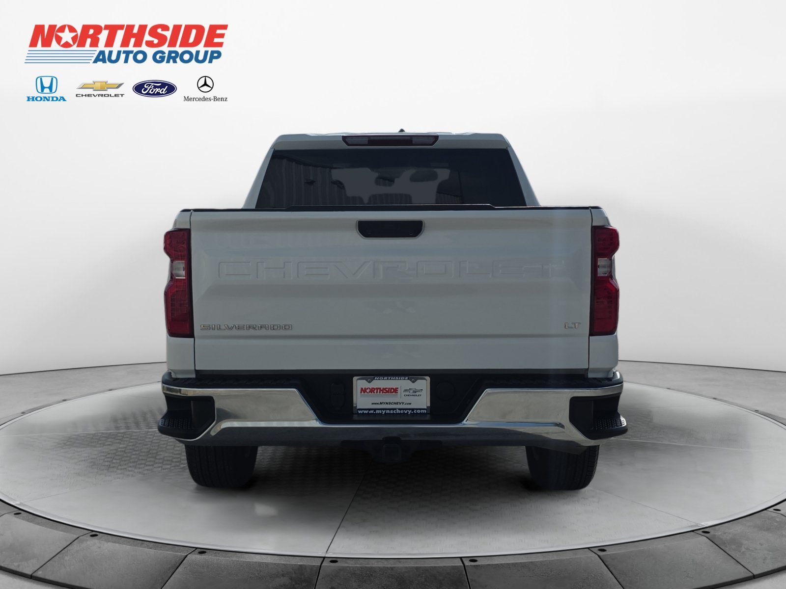 Used 2026 Summit White Chevrolet LT image 6
