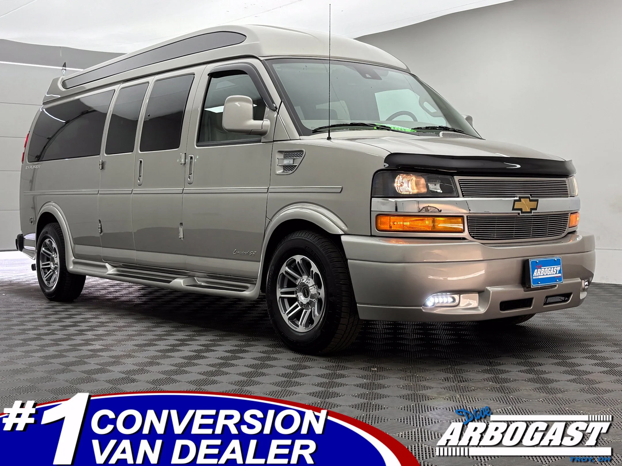 Used 2025 Special Exterior Color Chevrolet WT image 1