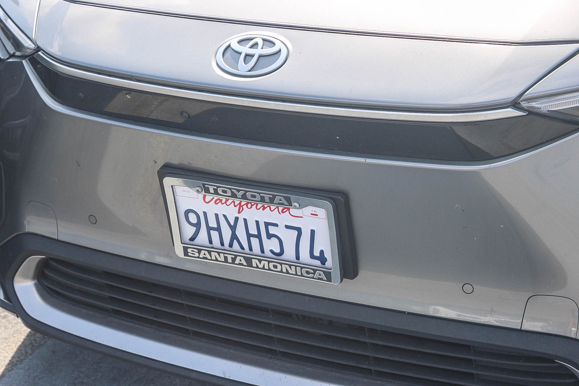 Used 2023 Heavy Metal w/Black Roof Toyota XLE image 6