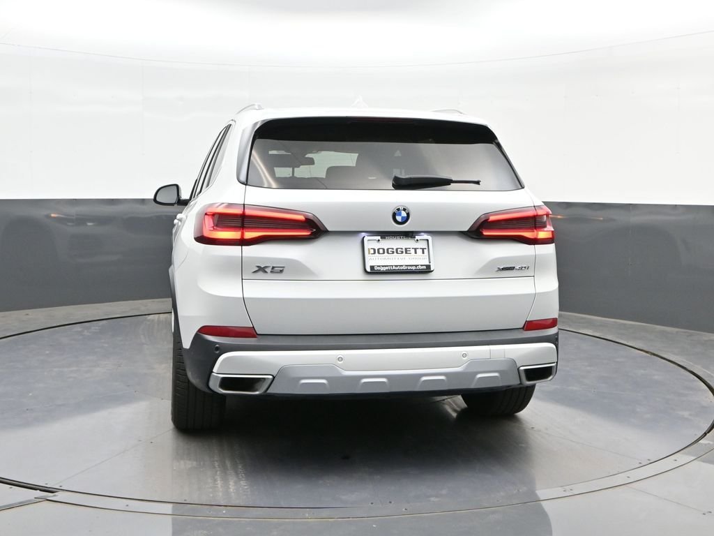 Used 2022 White BMW xDrive40i image 8