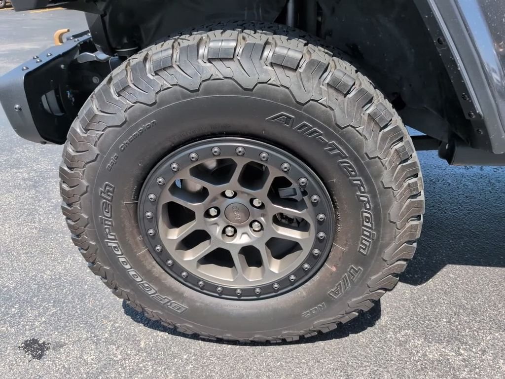 Used 2022 Crystal Metallic Jeep Unlimited Rubicon 392 image 12