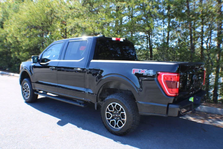 Used 2022  Ford LARIAT 4WD image 4
