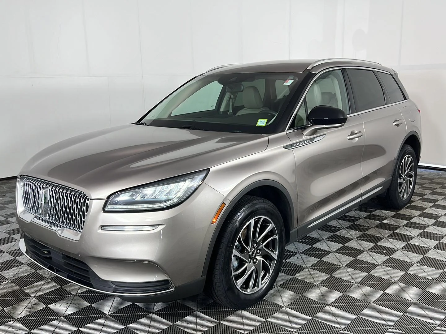 Used 2021 Iced Mocha Lincoln Standard image 13