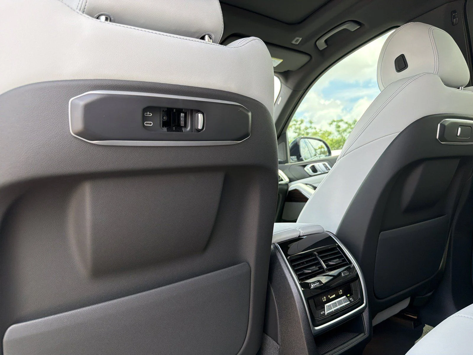 New 2026 Dravit Grey Metallic BMW sDrive40i image 21