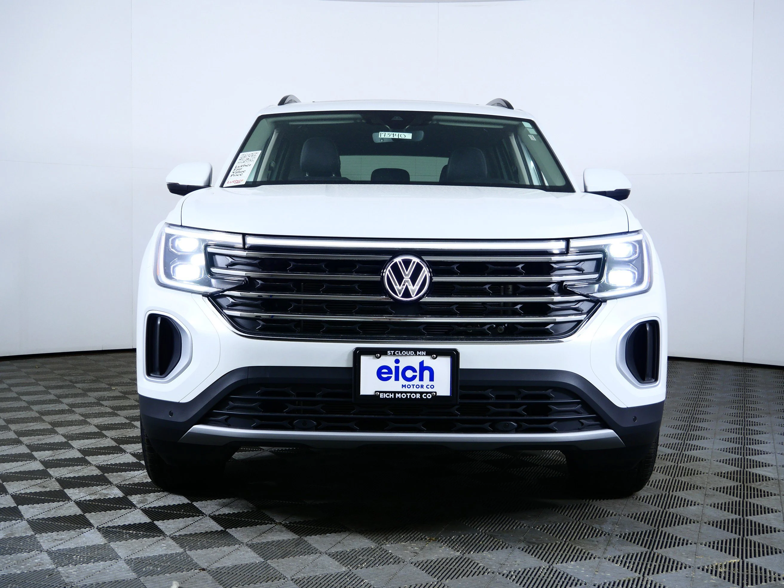 New 2026 Opal White Pearl Volkswagen 2.0T SE w/Technology image 2