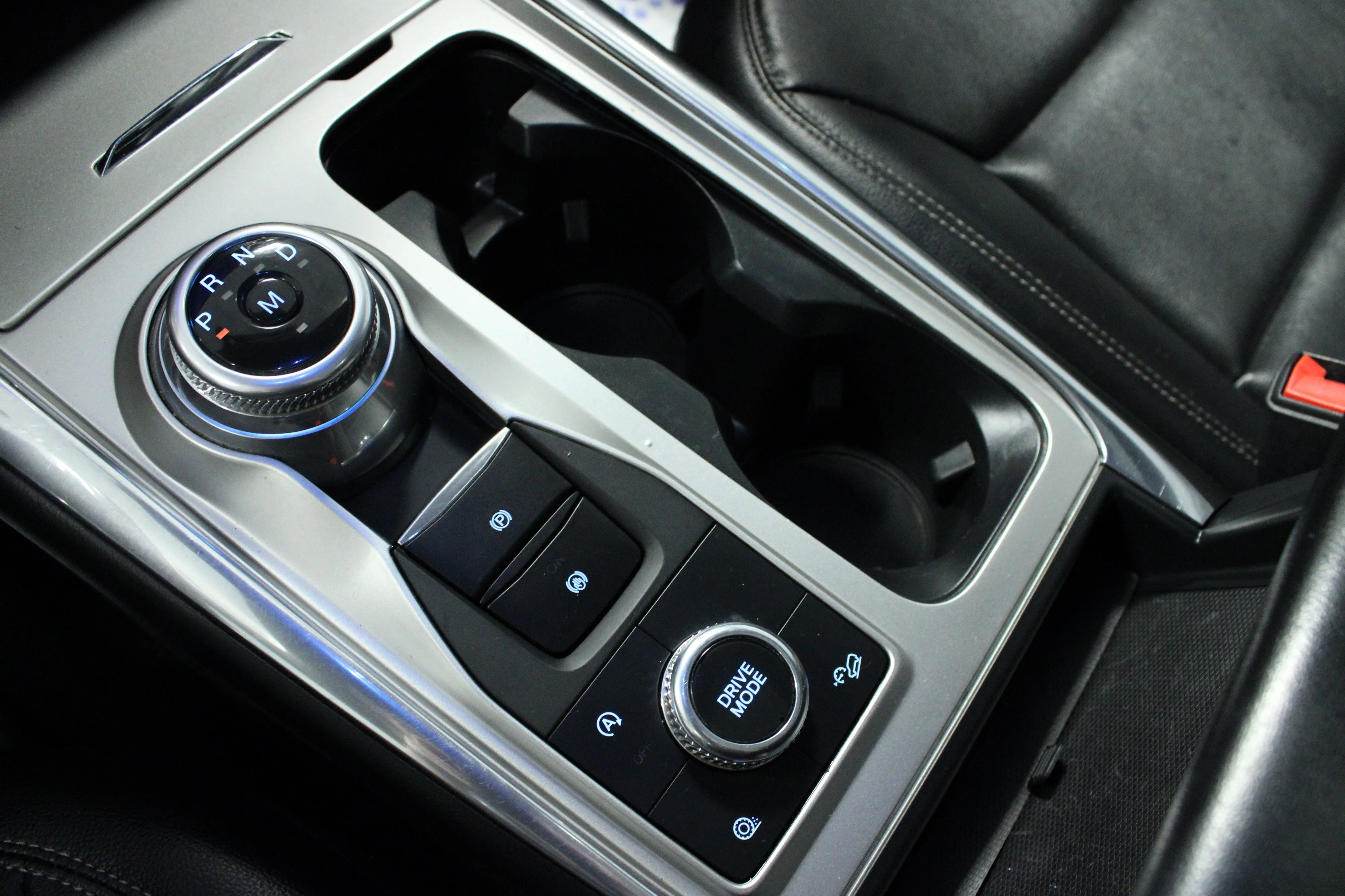 Used 2020 Black Metallic Ford XLT image 24