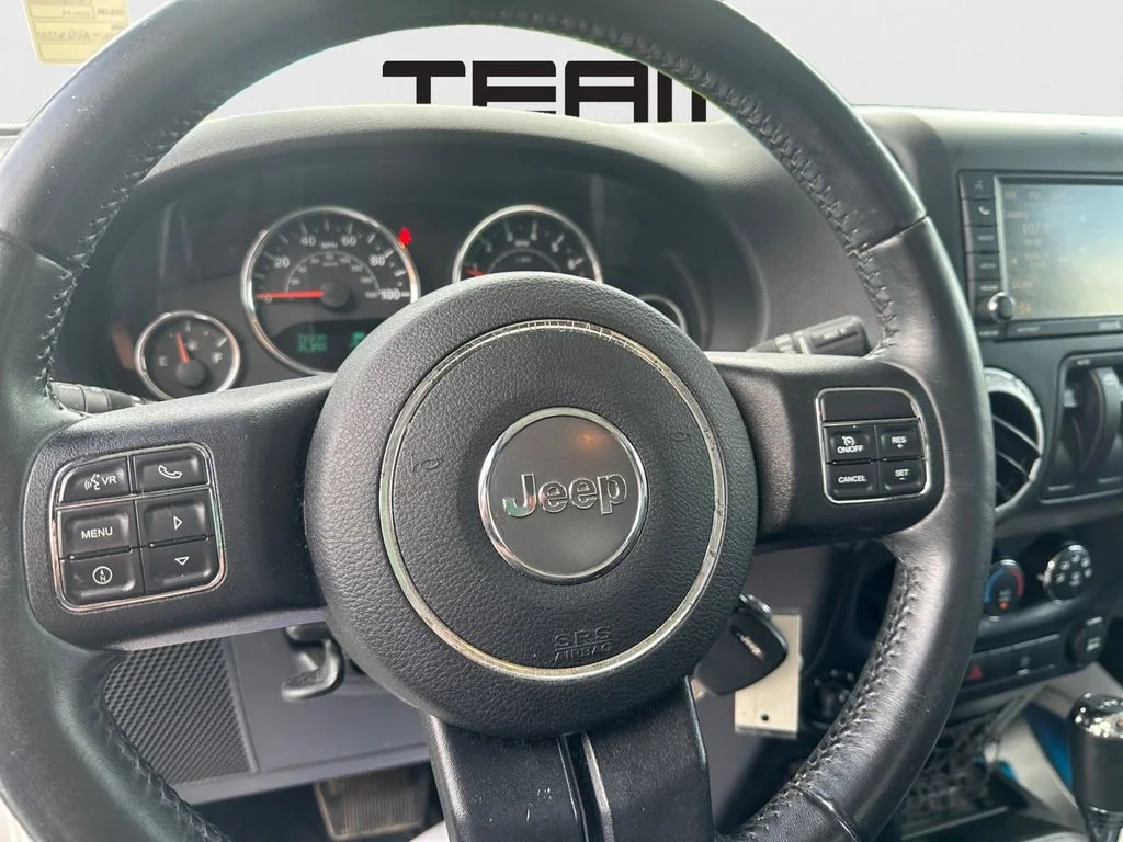 Used 2016 White Jeep Sahara image 17