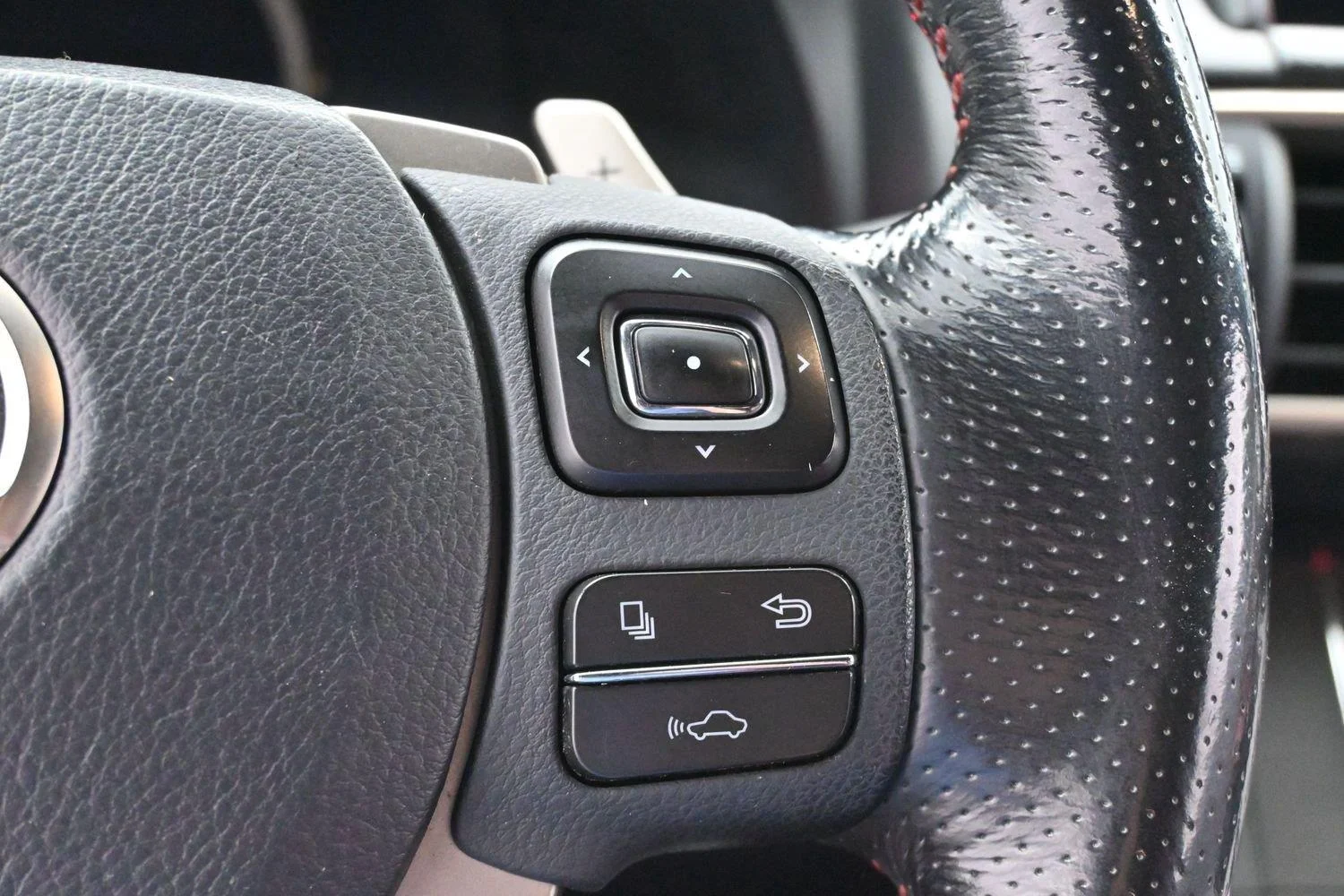 Used 2016 Obsidian Lexus Base image 19