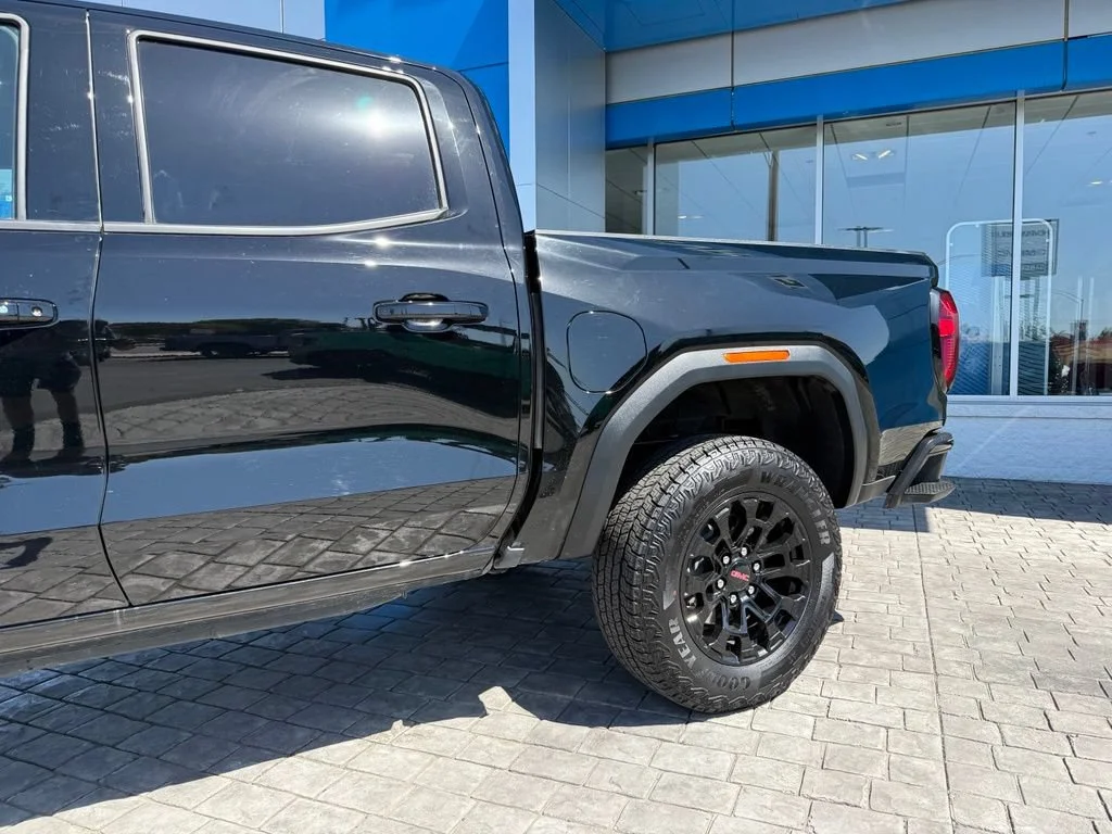 Used 2026 Onyx Black GMC Elevation image 5