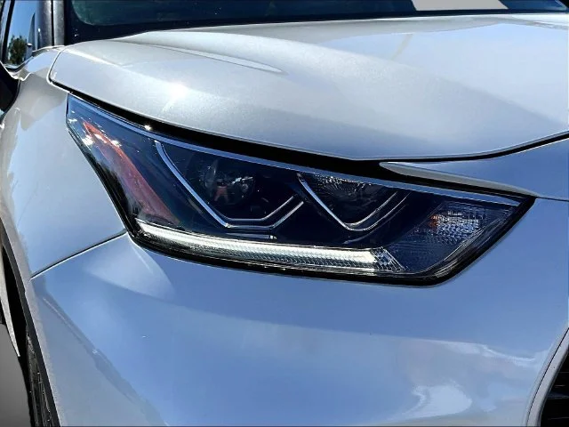 Used 2022 Beige Toyota Bronze Edition image 38