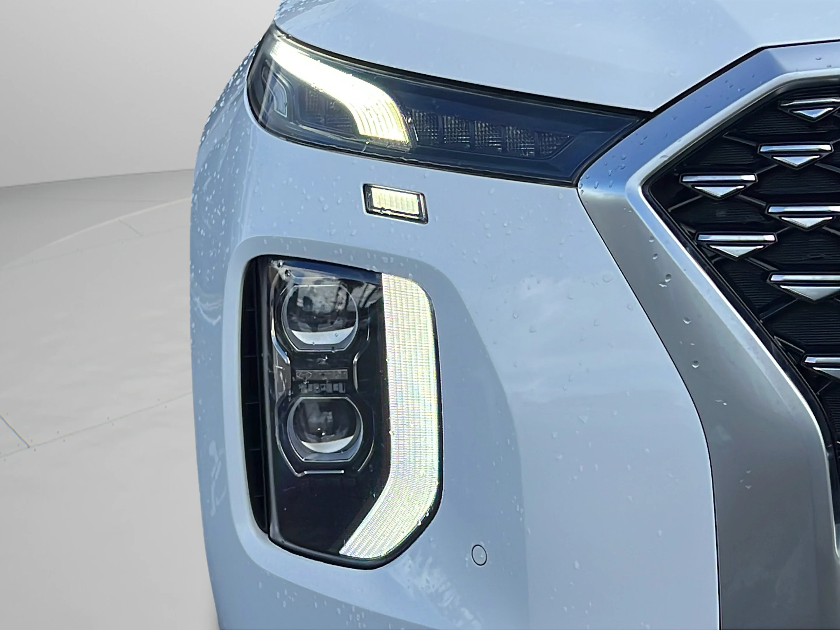 Used 2021 Hyper White Hyundai Calligraphy image 9