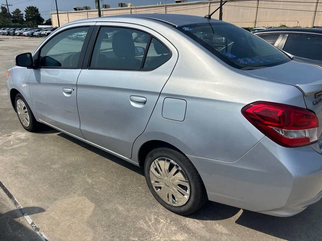 Used 2017  Mitsubishi ES image 2