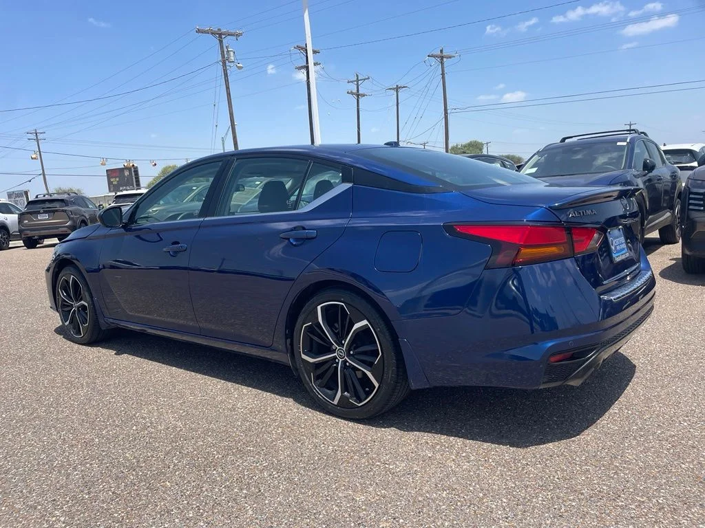 Certified Used 2023 Blue Nissan 2.5 SR image 5