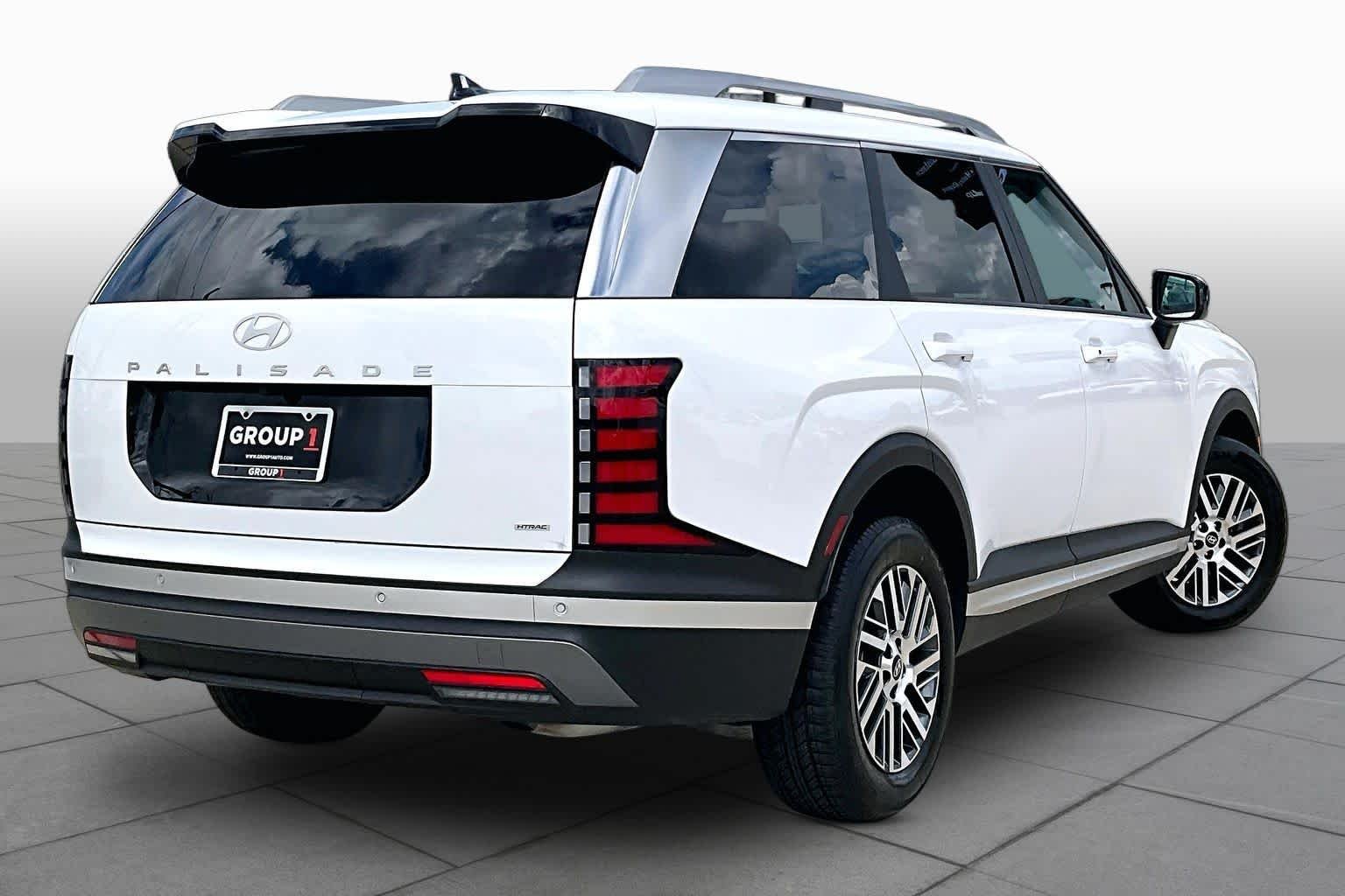Used 2026 Creamy White Pearl Hyundai SEL 7P image 13